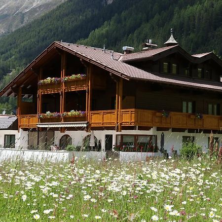 Ferienhaus Brigitte Längenfeld Стая снимка