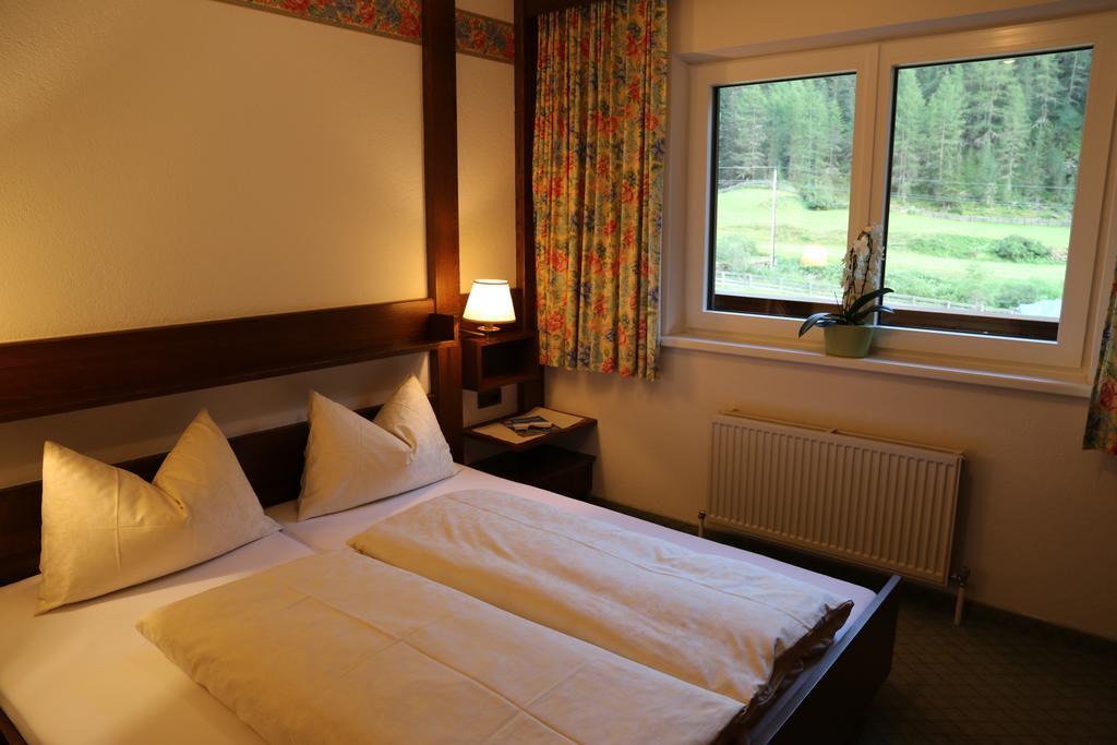 Ferienhaus Brigitte Längenfeld Стая снимка